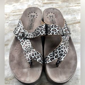 Mephisto women’s sandals. Size 38. EXCELLENT condition.